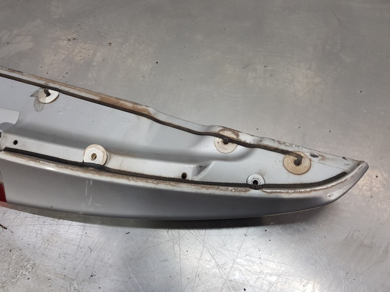 Recambio de aleron trasero para ssangyong rodius premium referencia OEM IAM 7961021120SAF  