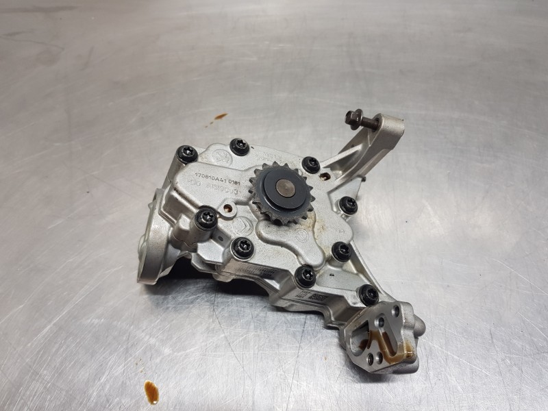 Recambio de bomba aceite para citroen c4 picasso puretech referencia OEM IAM 9801943580  