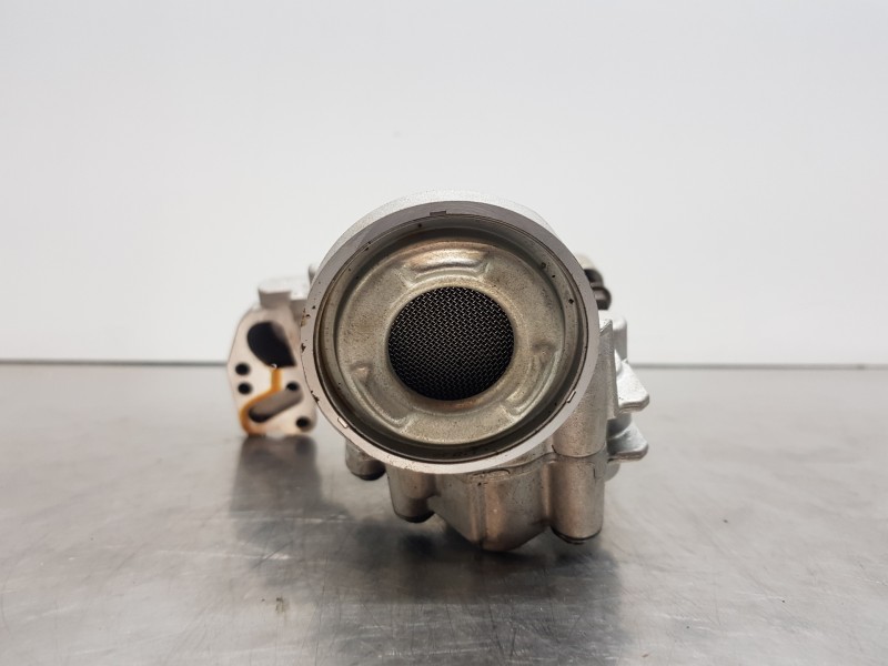 Recambio de bomba aceite para citroen c4 picasso puretech referencia OEM IAM 9801943580  