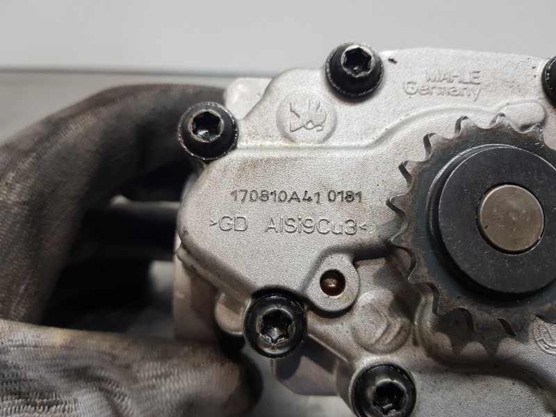 Recambio de bomba aceite para citroen c4 picasso puretech referencia OEM IAM 9801943580  