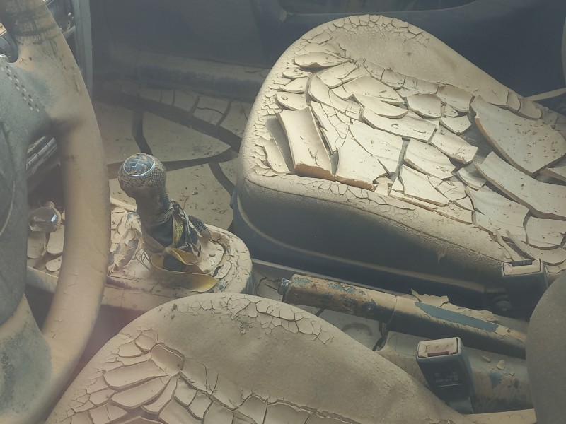 seat ibiza (6l1) del año 2001