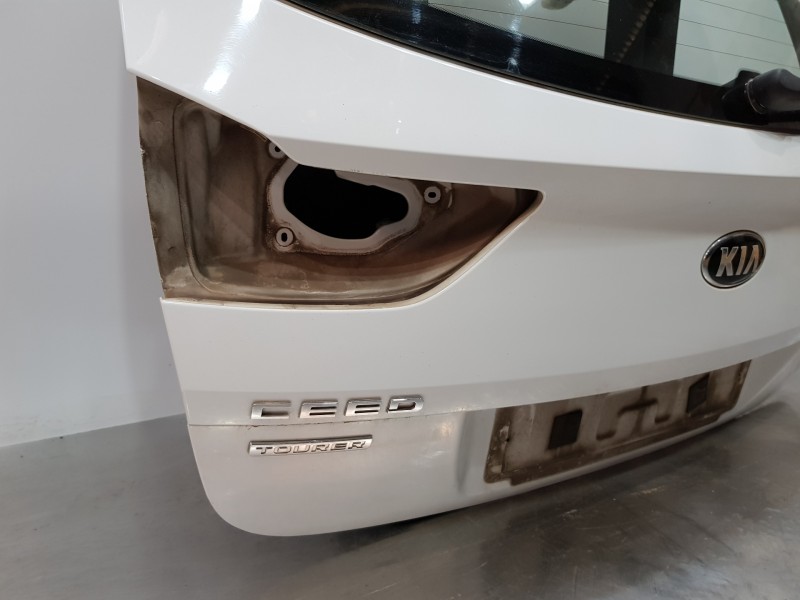 Recambio de porton trasero para kia ceed sportswagon concept referencia OEM IAM 73700J7200  