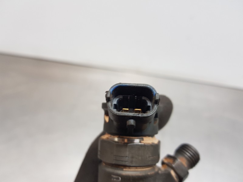 Recambio de inyector para opel vivaro b kasten/combi furgón referencia OEM IAM 0445110546  