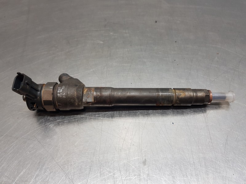Recambio de inyector para opel vivaro b kasten/combi furgón referencia OEM IAM 0445110546  