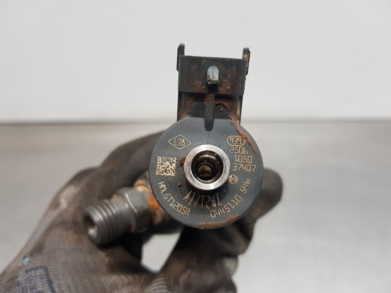 Recambio de inyector para opel vivaro b kasten/combi furgón referencia OEM IAM 0445110546  