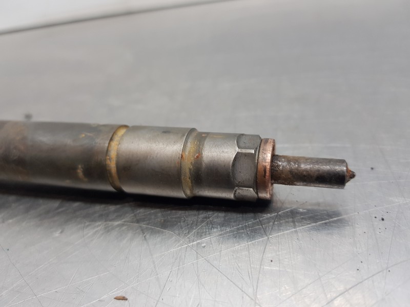 Recambio de inyector para opel vivaro b kasten/combi furgón referencia OEM IAM 0445110546  