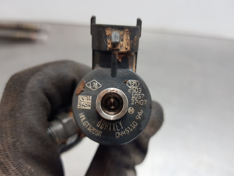 Recambio de inyector para opel vivaro b kasten/combi furgón referencia OEM IAM 0445110546  