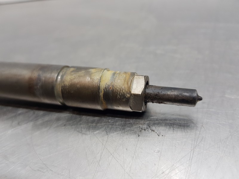 Recambio de inyector para opel vivaro b kasten/combi furgón referencia OEM IAM 0445110546  