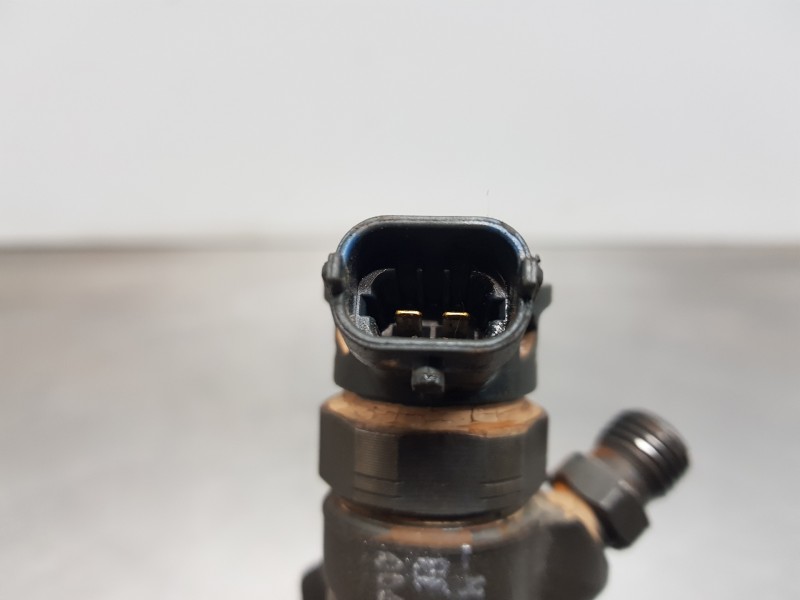 Recambio de inyector para opel vivaro b kasten/combi furgón referencia OEM IAM 0445110546  
