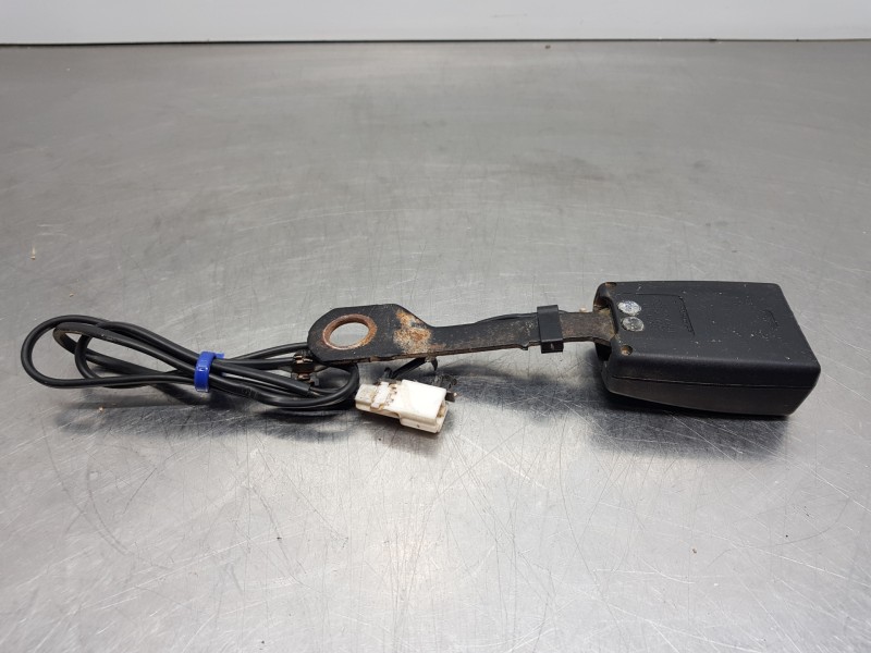 Recambio de enganche del cinturon delantero izq para nissan micra (k12e) tekna referencia OEM IAM 86842AX611  