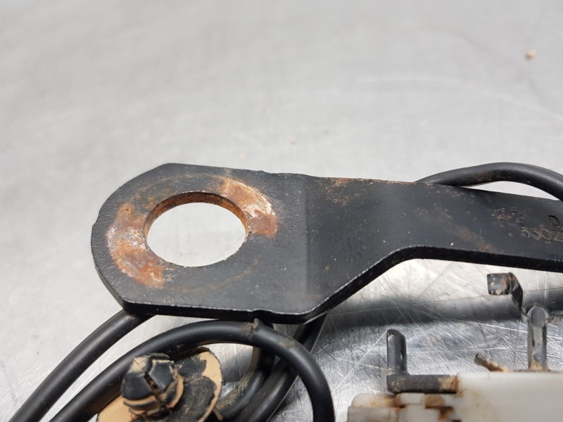 Recambio de enganche del cinturon delantero izq para nissan micra (k12e) tekna referencia OEM IAM 86842AX611  