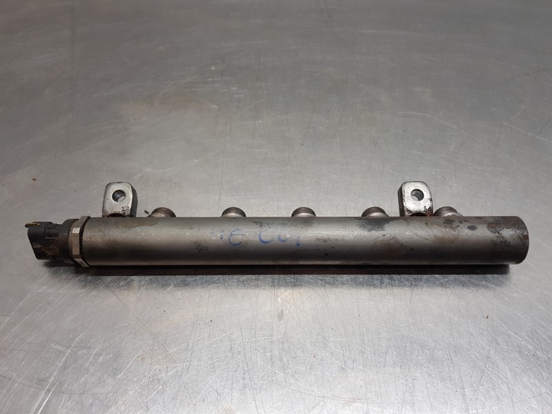 Recambio de rampa inyectora para opel vivaro b kasten/combi furgón referencia OEM IAM 175210542R 95519606 