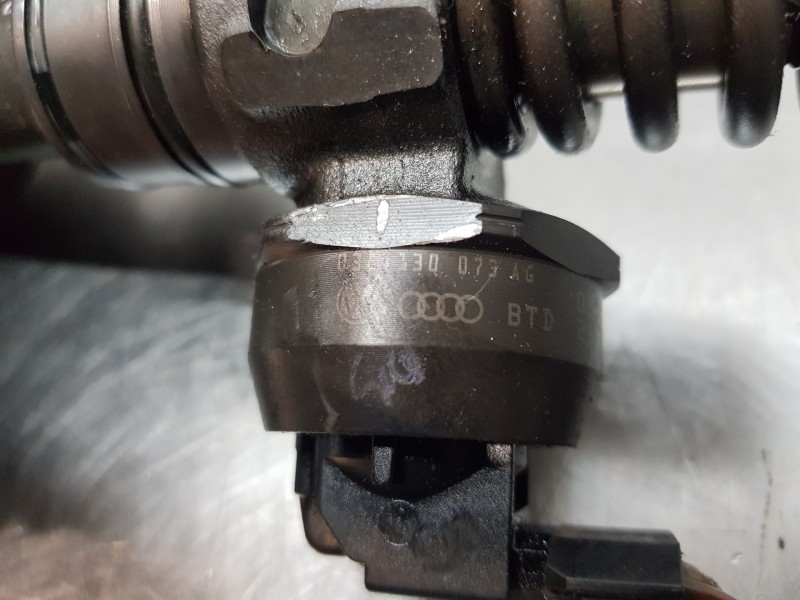 Recambio de inyector para seat leon (1m1) signa referencia OEM IAM 038130073AG 0414720215 