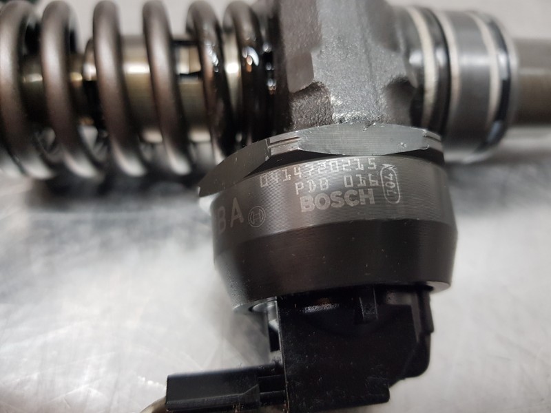 Recambio de inyector para seat leon (1m1) signa referencia OEM IAM 038130073AG 0414720215 