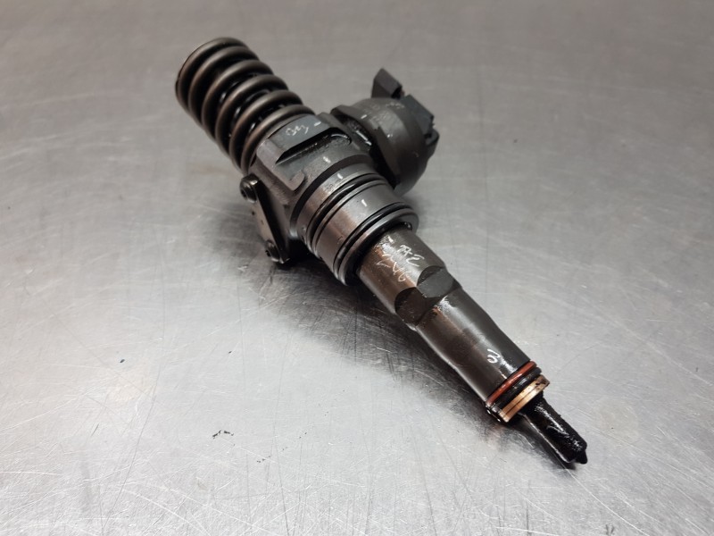 Recambio de inyector para seat leon (1m1) signa referencia OEM IAM 038130073AG 0414720215 