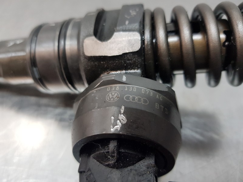 Recambio de inyector para seat leon (1m1) signa referencia OEM IAM 038130073AG 0414720215 