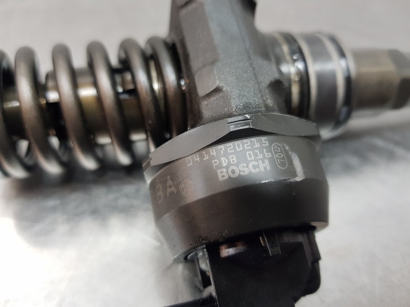 Recambio de inyector para seat leon (1m1) signa referencia OEM IAM 038130073AG 0414720215 