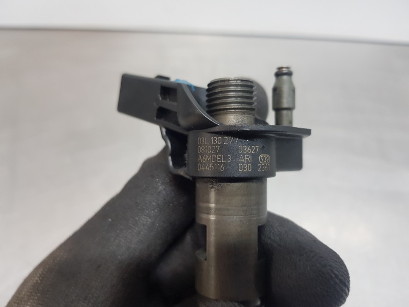 Recambio de inyector para volkswagen tiguan (5n1) advance referencia OEM IAM 03L130277 0445116030 