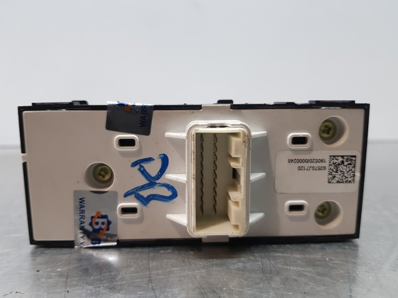 Recambio de mando elevalunas delantero izquierdo para kia ceed sportswagon concept referencia OEM IAM 93570J7120WK 93570J7120 