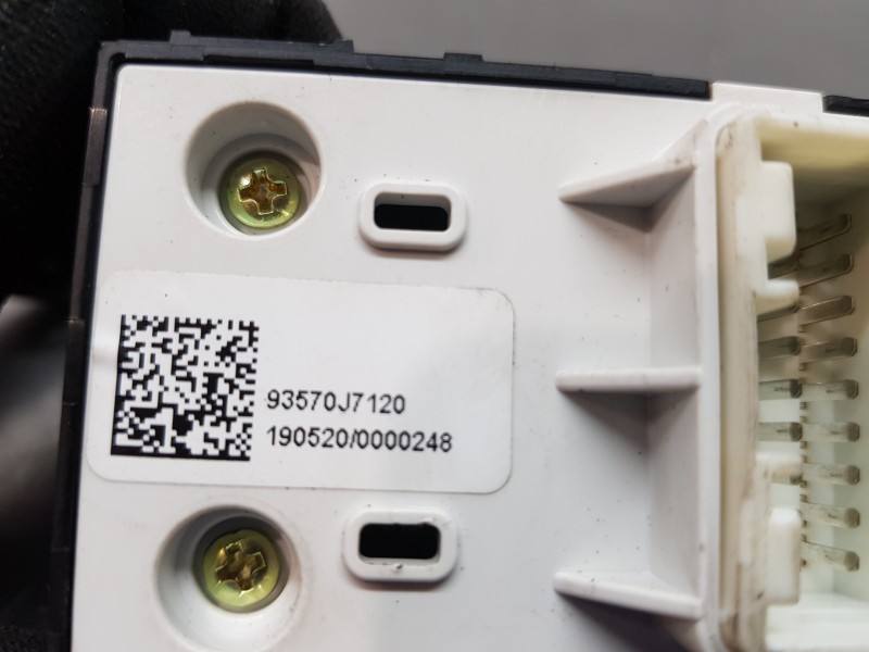 Recambio de mando elevalunas delantero izquierdo para kia ceed sportswagon concept referencia OEM IAM 93570J7120WK 93570J7120 