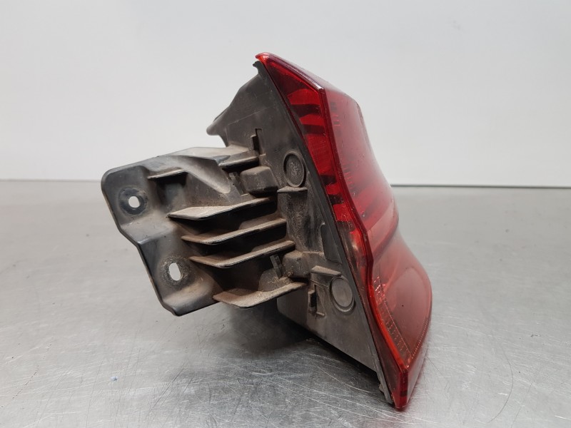 Recambio de piloto trasero derecho para kia ceed sportswagon concept referencia OEM IAM 92402J7150  