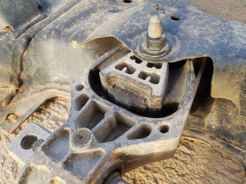 Recambio de puente delantero para mercedes sprinter iii furgón fwd 311 referencia OEM IAM A9106205701  