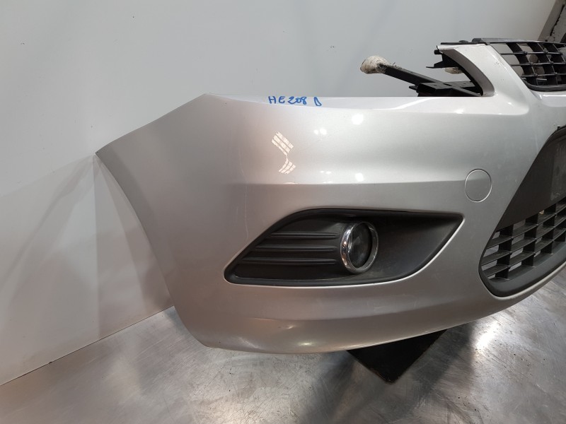 Recambio de paragolpes delantero para ford focus lim. (cb4) trend referencia OEM IAM 1521127 8M5117757BDXWAA 