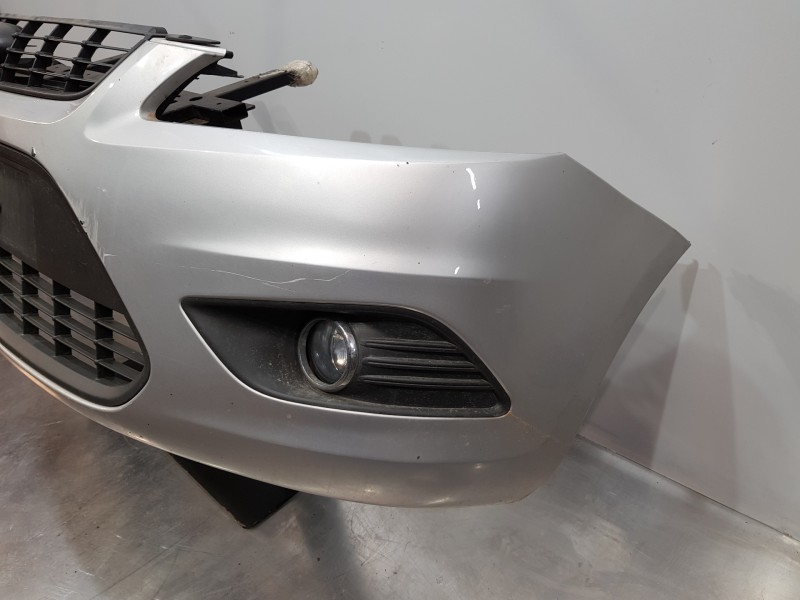 Recambio de paragolpes delantero para ford focus lim. (cb4) trend referencia OEM IAM 1521127 8M5117757BDXWAA 