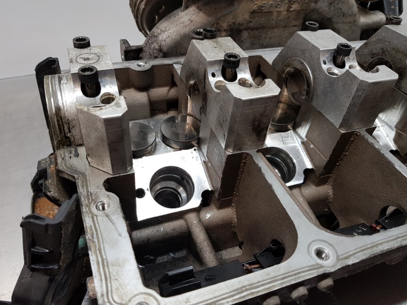 Recambio de culata para seat leon (1m1) signa referencia OEM IAM 038103267A 038103373R 038103265KX