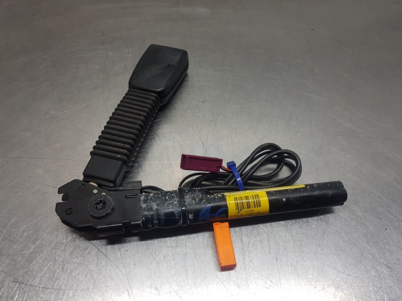 Recambio de pretensor airbag izquierdo para ford focus lim. (cb4) trend referencia OEM IAM 1717037 4M51A61209AH 4M51A61209DA