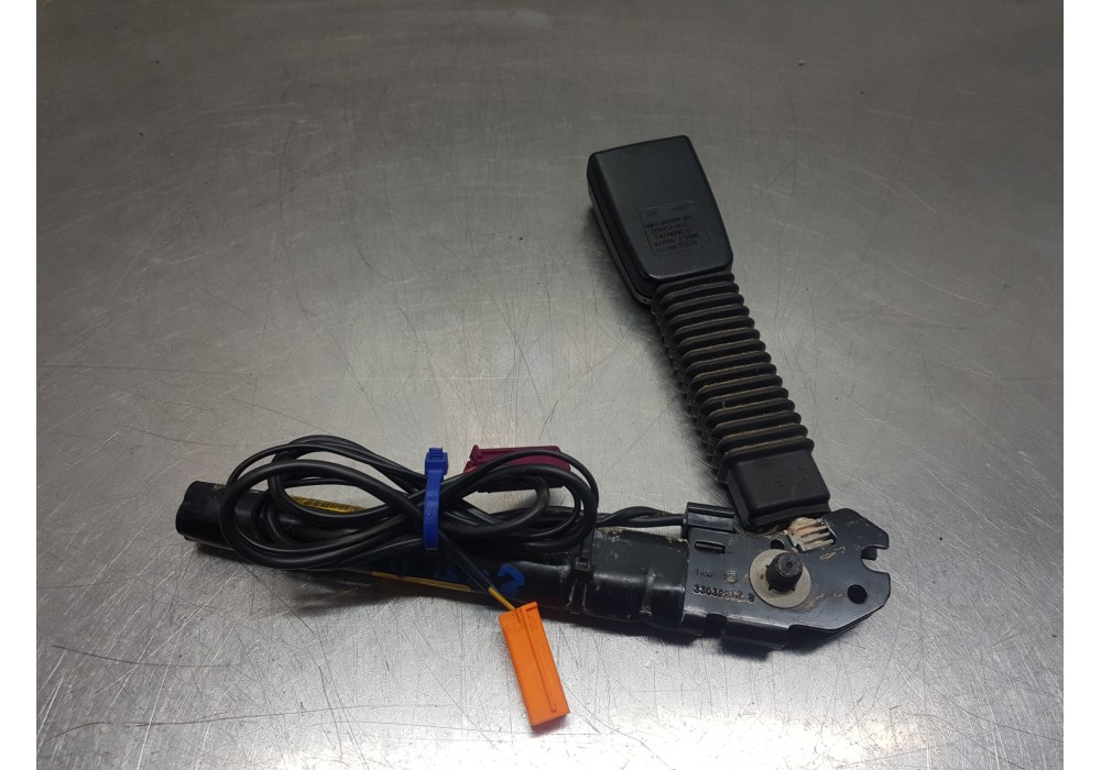 Recambio de pretensor airbag izquierdo para ford focus lim. (cb4) trend referencia OEM IAM 1717037 4M51A61209AH 4M51A61209DA