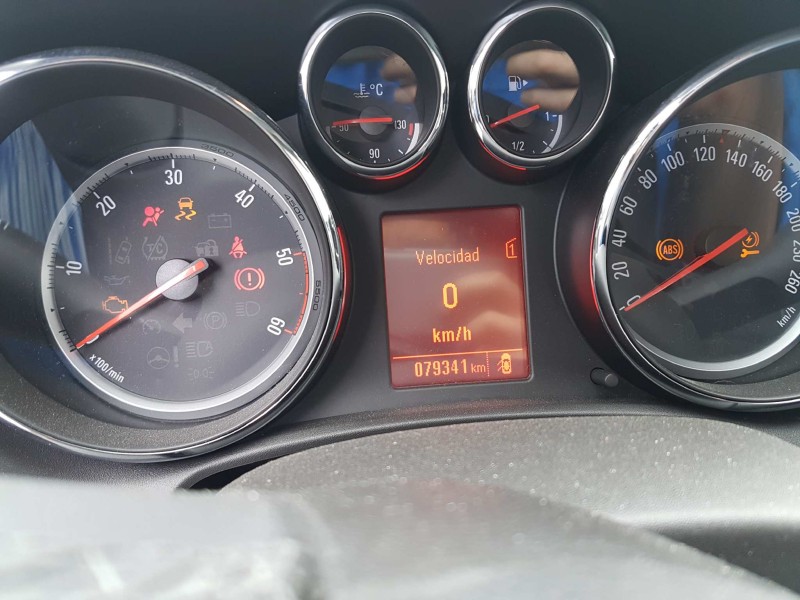 opel astra j lim. del año 2013