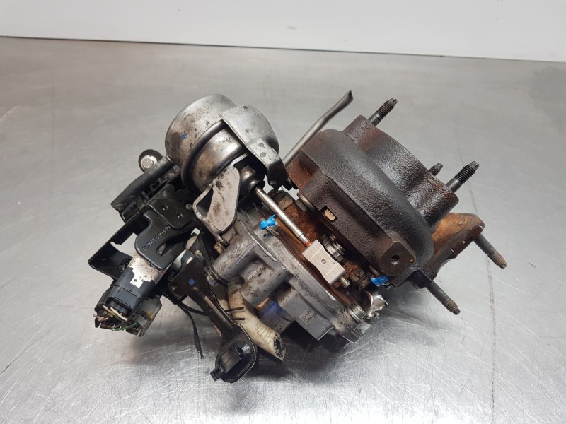 Recambio de turbocompresor para opel vivaro b kasten/combi furgón referencia OEM IAM 54389700018 10972RH8201067824 8201067824