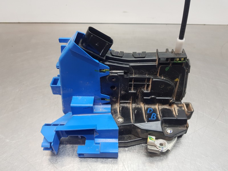 Recambio de cerradura puerta delantera derecha para hyundai tucson hybrid referencia OEM IAM 81320N7000  