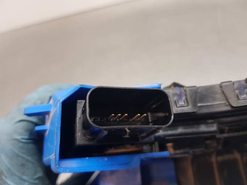 Recambio de cerradura puerta delantera derecha para hyundai tucson hybrid referencia OEM IAM 81320N7000  