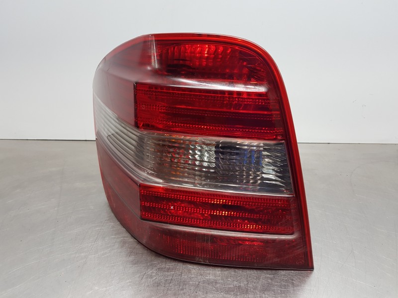 Recambio de piloto trasero izquierdo para mercedes clase m (w164) 4-matic referencia OEM IAM A1649060900  