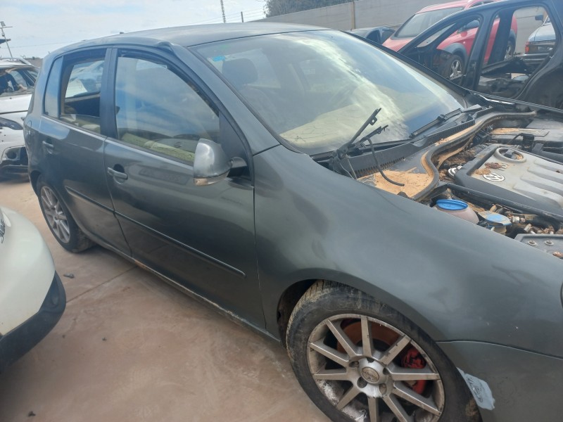 volkswagen golf v berlina (1k1) del año 2003