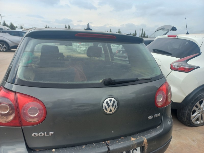 volkswagen golf v berlina (1k1) del año 2003