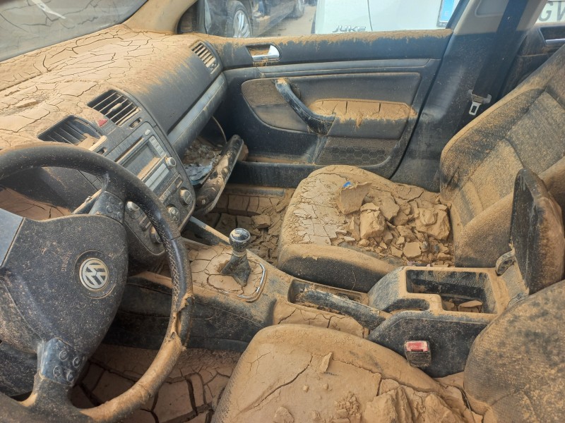 volkswagen golf v berlina (1k1) del año 2003