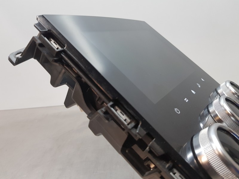 Recambio de pantalla multifuncion para renault megane iv berlina 5p equilibre referencia OEM IAM 280902091R  