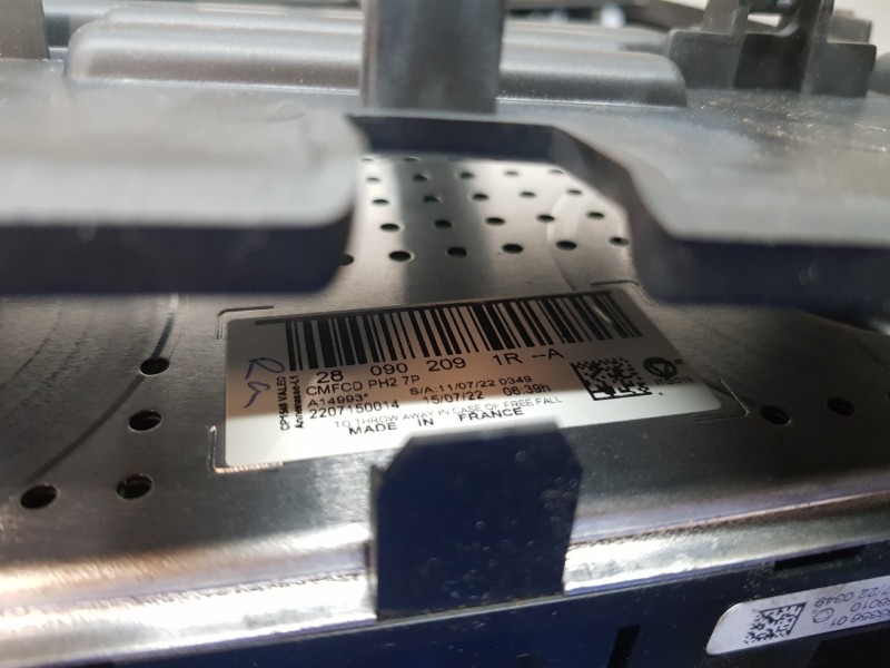 Recambio de pantalla multifuncion para renault megane iv berlina 5p equilibre referencia OEM IAM 280902091R  