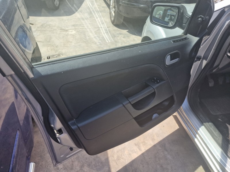 ford fiesta (cbk) del año 2005