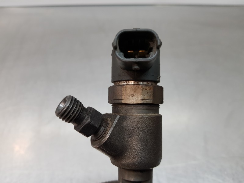 Recambio de inyector para fiat doblo ii cargo (263) furgón base referencia OEM IAM 0445110351  