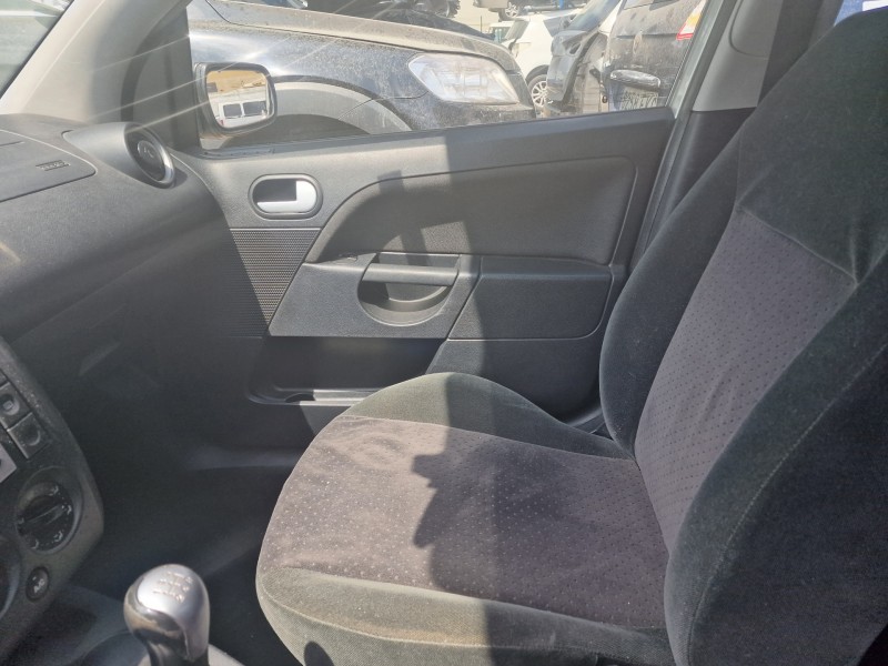 ford fiesta (cbk) del año 2005
