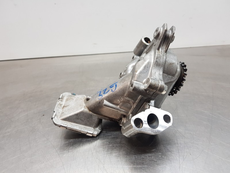 Recambio de bomba aceite para toyota corolla touring sports (e21) hybrid active referencia OEM IAM 151000T160  