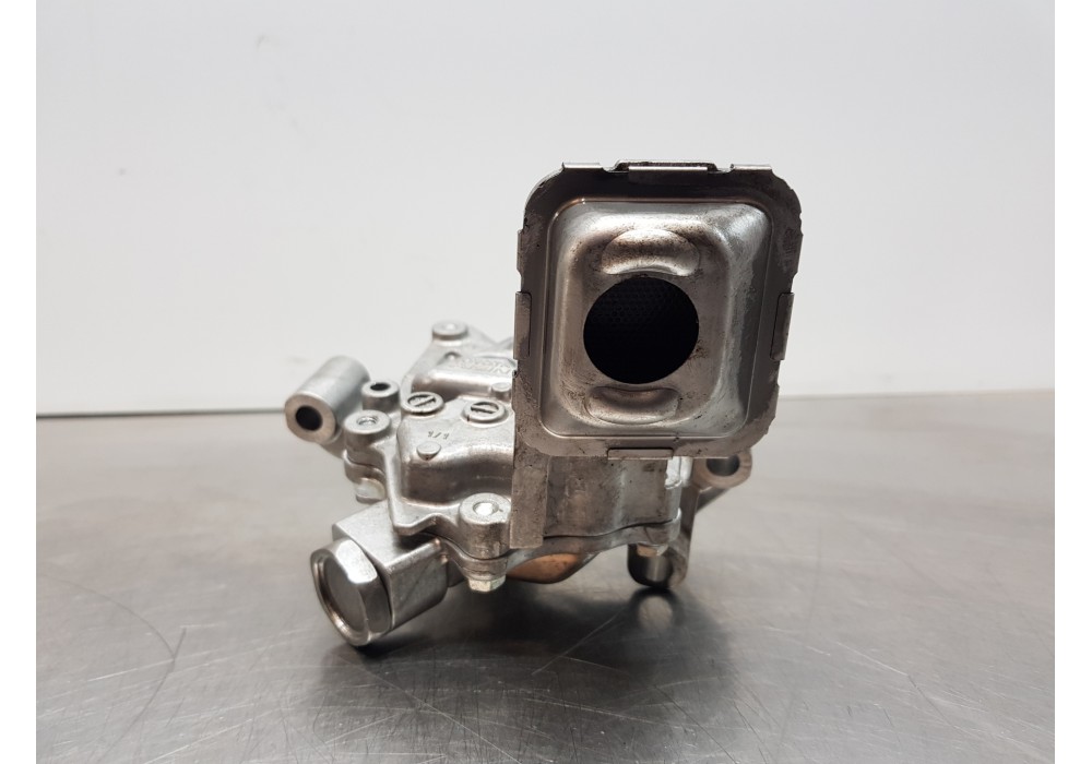 Recambio de bomba aceite para toyota corolla touring sports (e21) hybrid active referencia OEM IAM 151000T160  