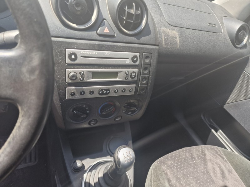 ford fiesta (cbk) del año 2005