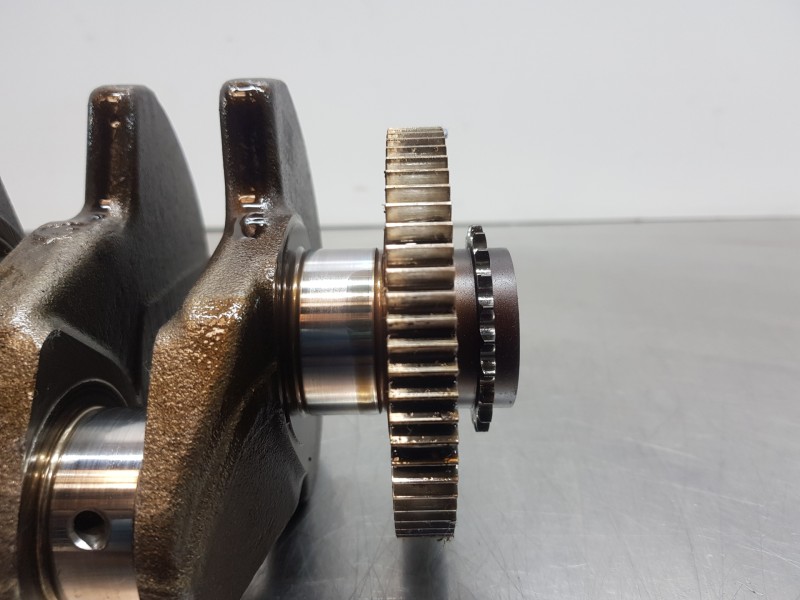 Recambio de cigueñal para citroen c4 picasso puretech referencia OEM IAM 1610812580  