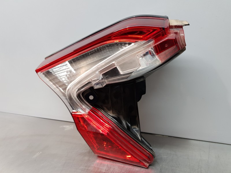 Recambio de piloto trasero izquierdo interior para toyota c-hr hybrid referencia OEM IAM 81591F4011 815590F4010  Recambio de piloto trasero izquierdo interior para toyota c-hr hybrid referencia OEM IAM 81591F4011 815590F4010