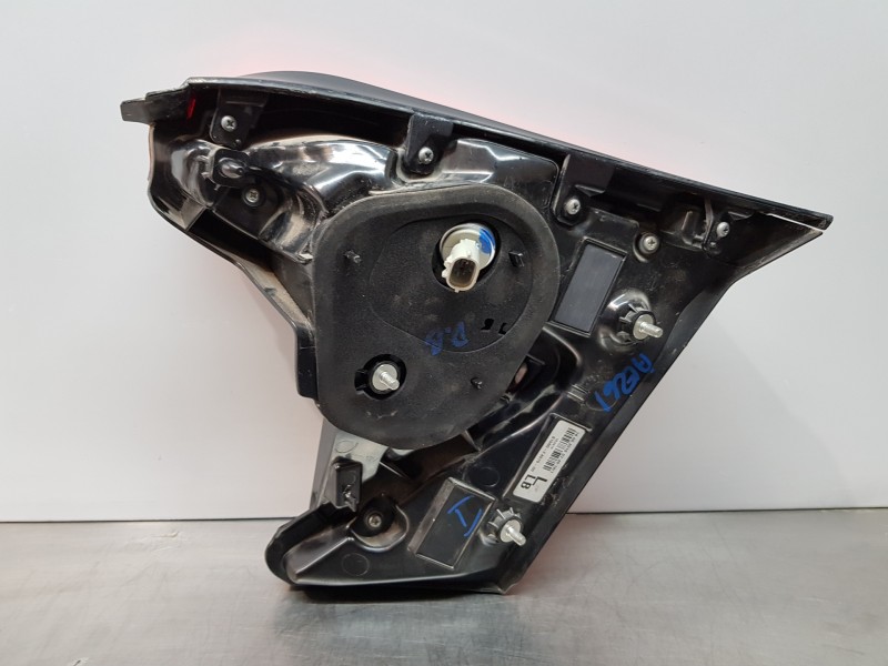 Recambio de piloto trasero izquierdo interior para toyota c-hr hybrid referencia OEM IAM 81591F4011 815590F4010  Recambio de piloto trasero izquierdo interior para toyota c-hr hybrid referencia OEM IAM 81591F4011 815590F4010